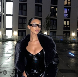 rochie de dama cu dantela si brosa 2585