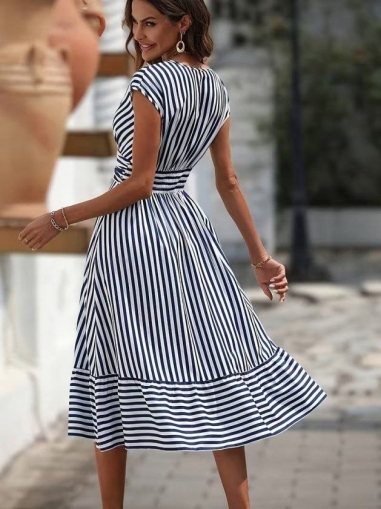 rochie de dama cu fanta 2396