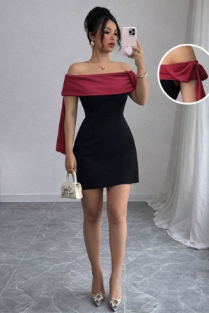 дамска рокля с яка стил мадона и панделка  J62249 черен/червен