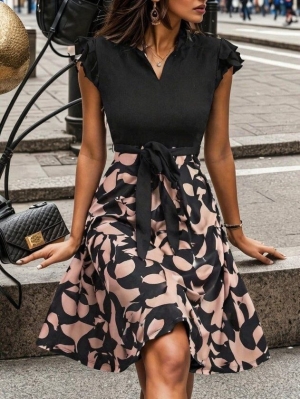 дамска рокля  с къс ръкав, волан и детайли J71419