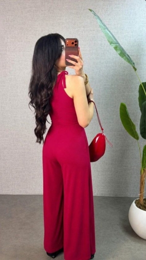 👗 Дълъг гащеризон Sandy с широки крачоли и набори на едното рамо. J62589 бордо